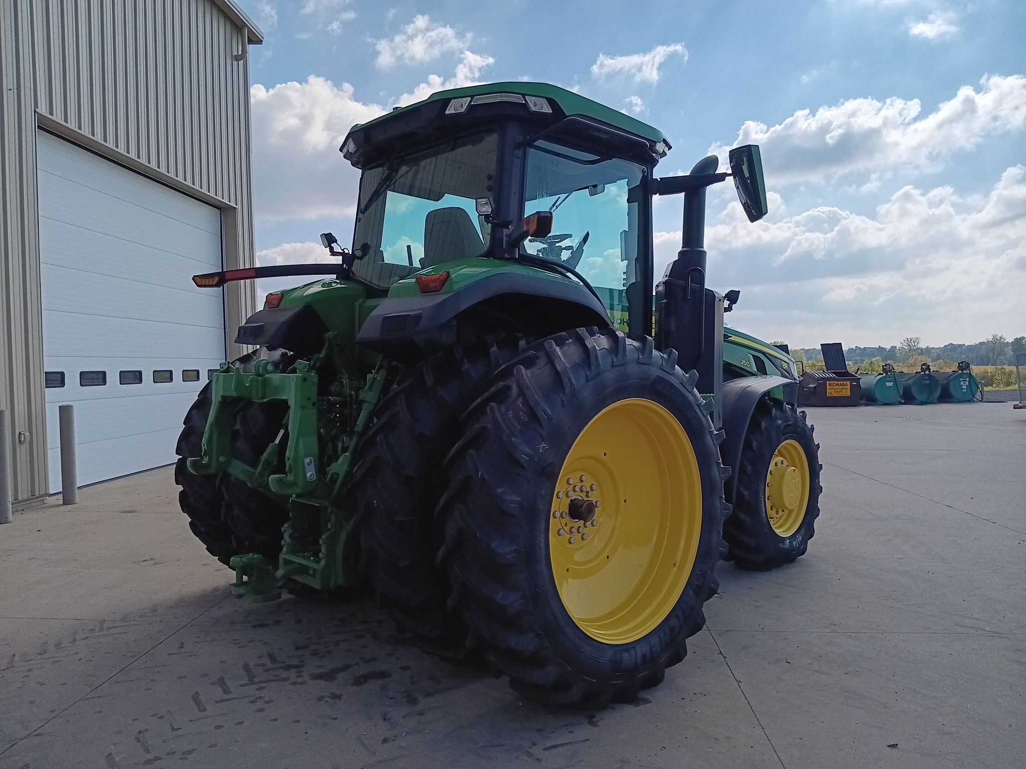 2024 John Deere 8R 250 Image 4