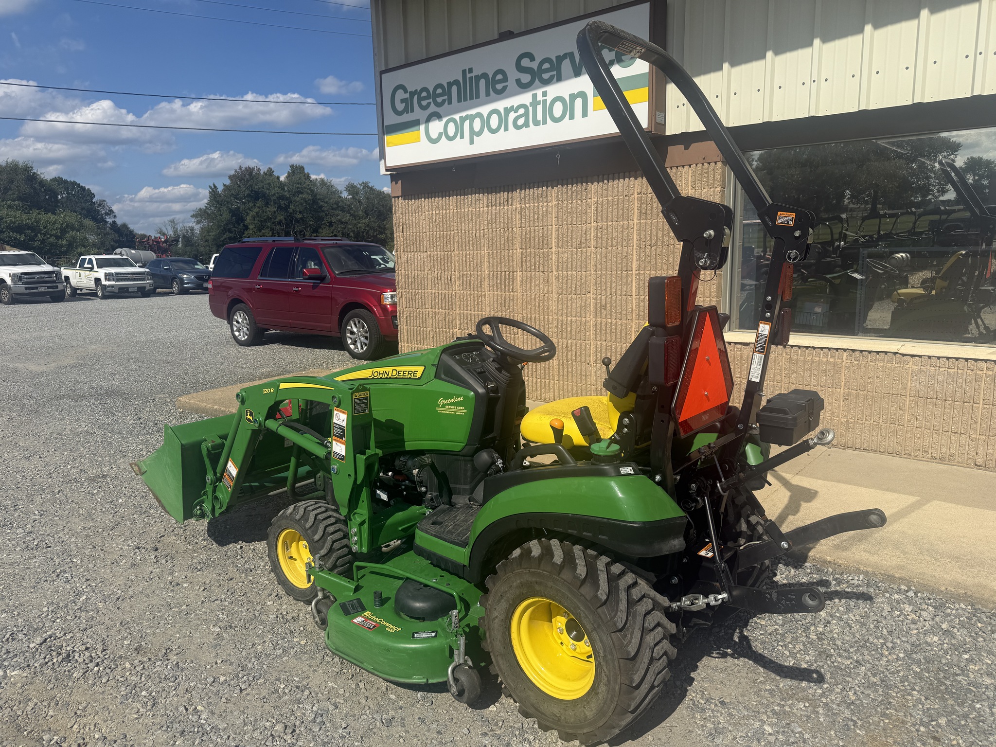 2017 John Deere 1025R Image 6