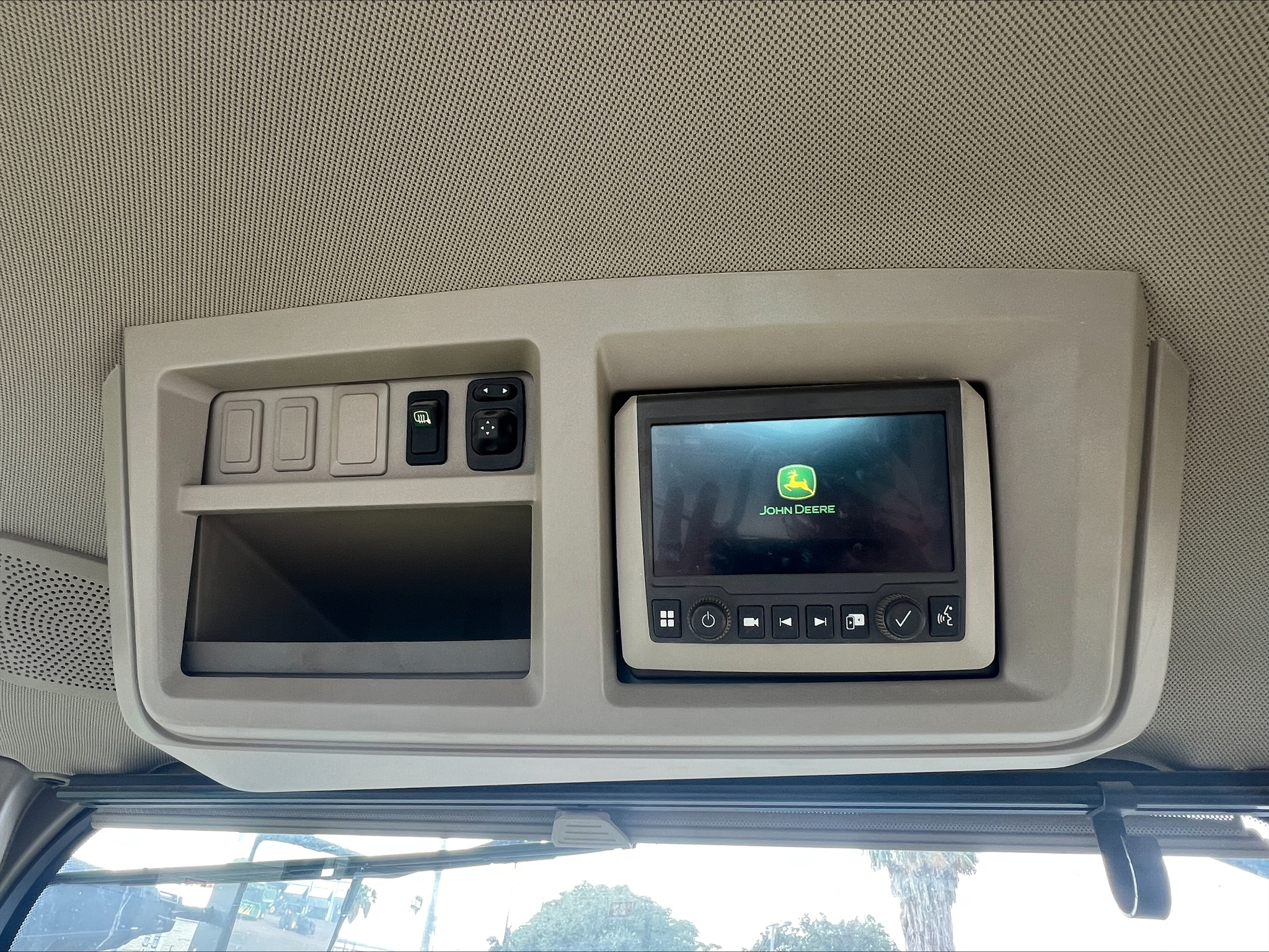 2022 John Deere 8R 340 Image 9