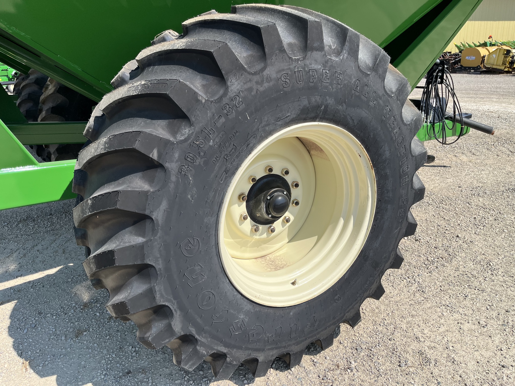 2024 J&M 750-18 Grain Carts