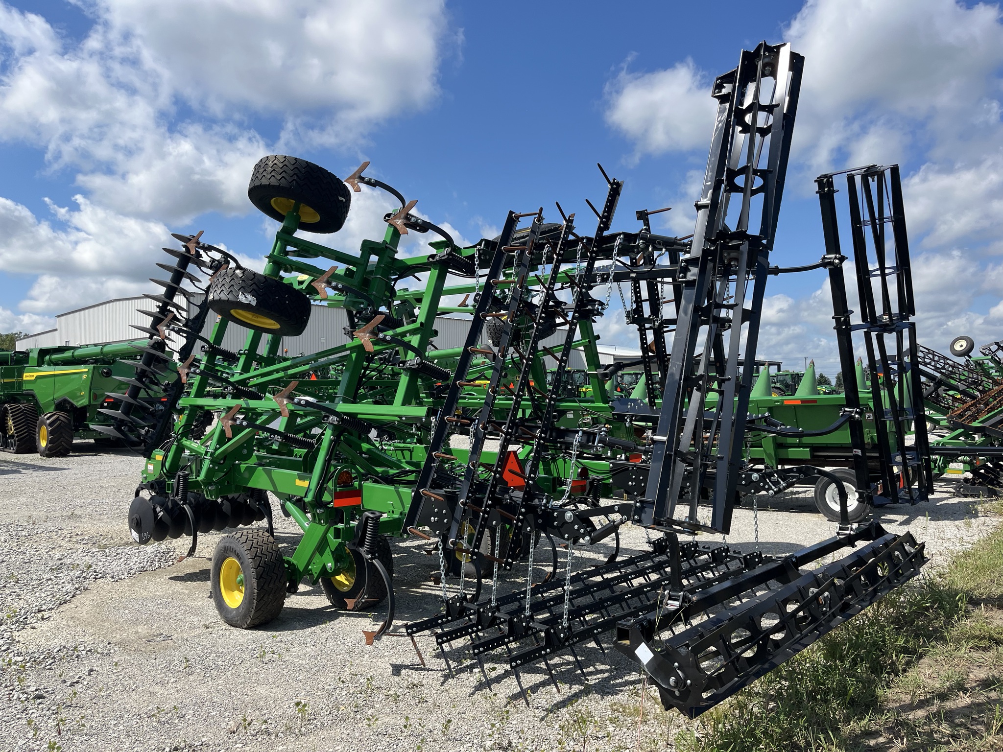 John Deere 2330 Image 3