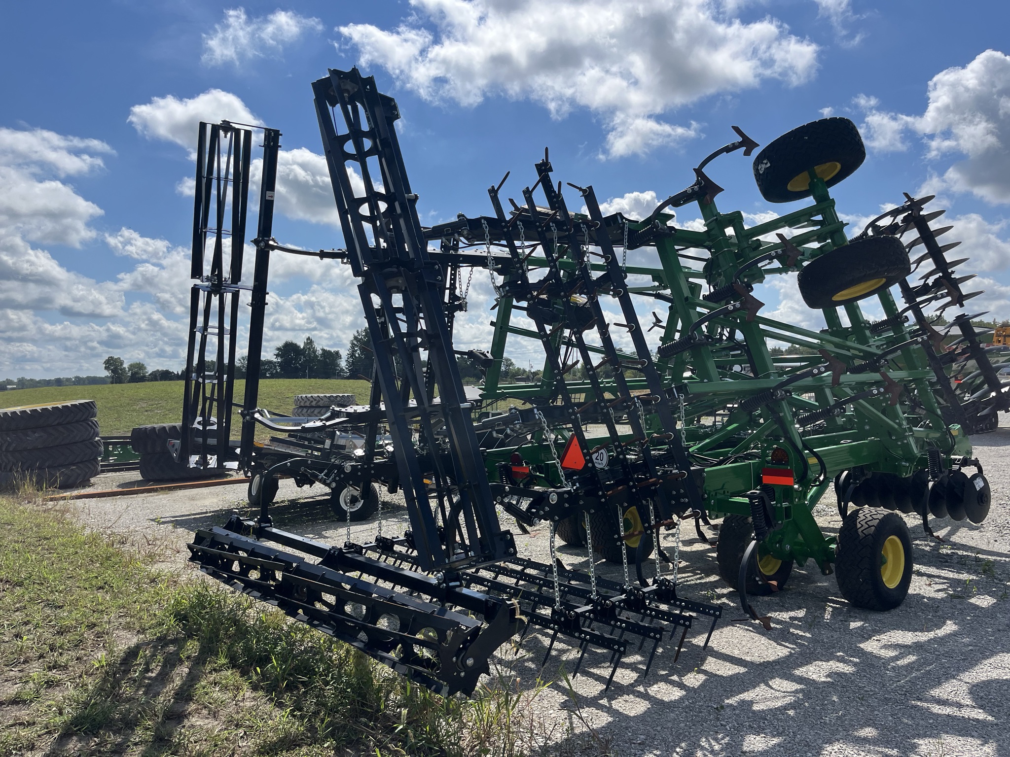John Deere 2330 Image 2