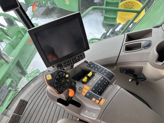 Used 2019 John Deere S780 Combines at Horizon Ag & Turf in Lloydminster, AB - Photo15