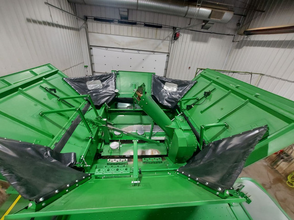 Used 2019 John Deere S780 Combines at Horizon Ag & Turf in Lloydminster, AB - Photo35