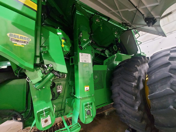 Used 2019 John Deere S780 Combines at Horizon Ag & Turf in Lloydminster, AB - Photo28