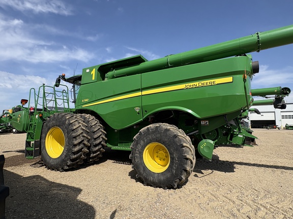 Used 2019 John Deere S780 Combines at Horizon Ag & Turf in Lloydminster, AB - Photo3