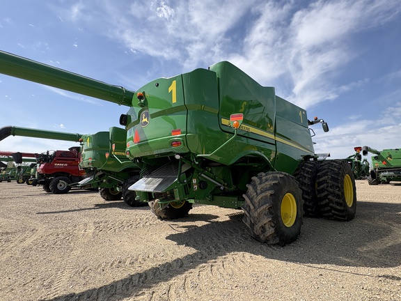 Used 2019 John Deere S780 Combines at Horizon Ag & Turf in Lloydminster, AB - Photo5
