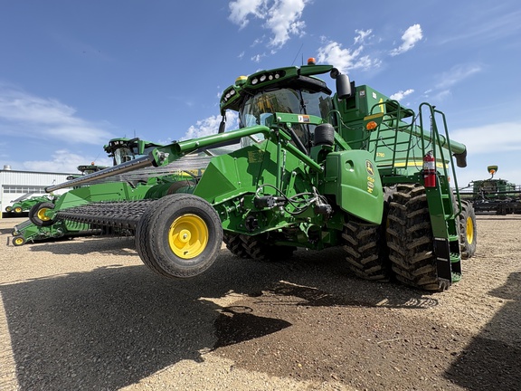 Used 2019 John Deere S780 Combines at Horizon Ag & Turf in Lloydminster, AB - Photo9
