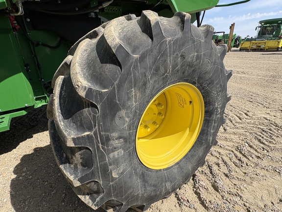 Used 2019 John Deere S780 Combines at Horizon Ag & Turf in Lloydminster, AB - Photo13