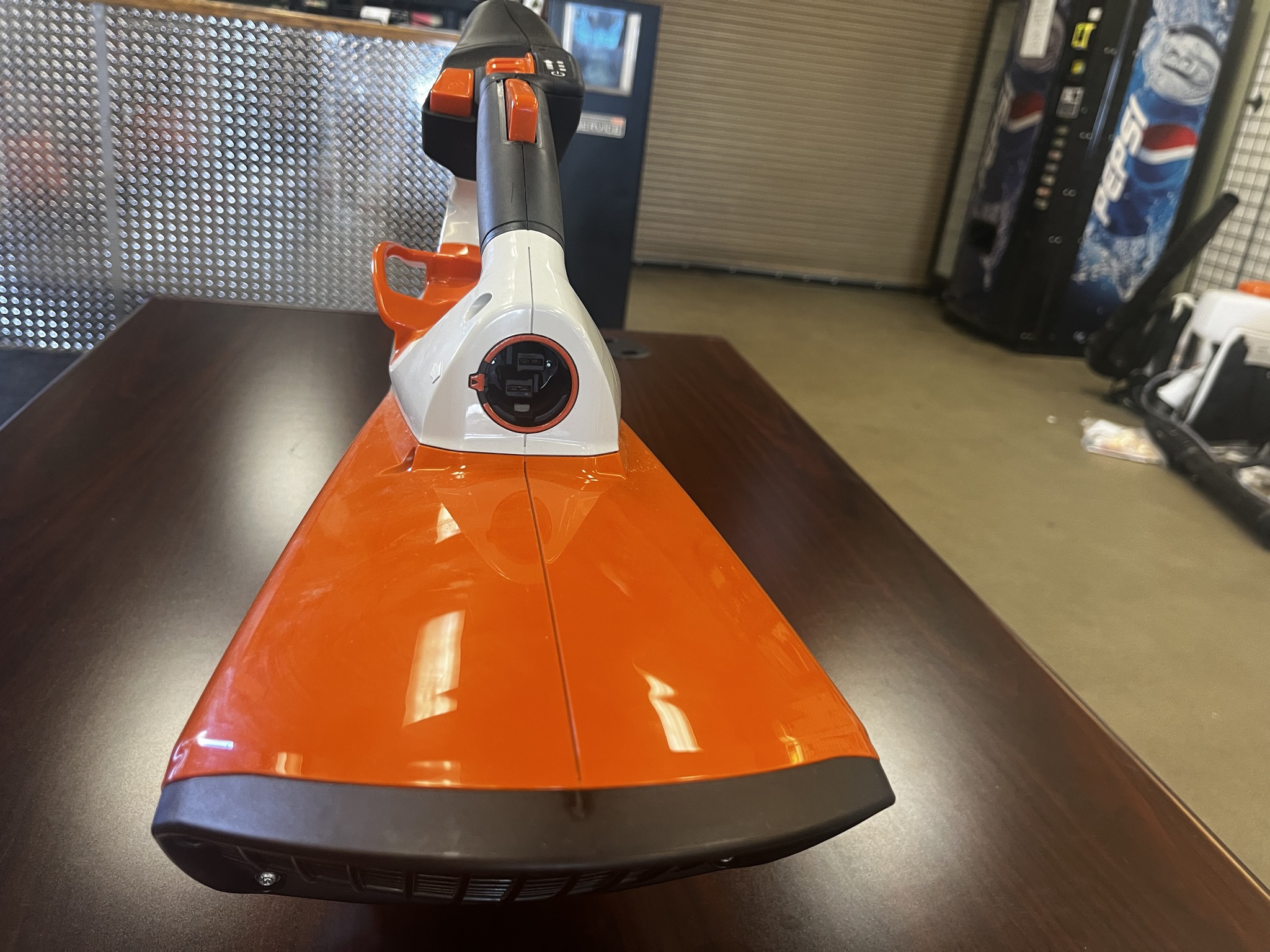 2025 Stihl BGA200 Image 3