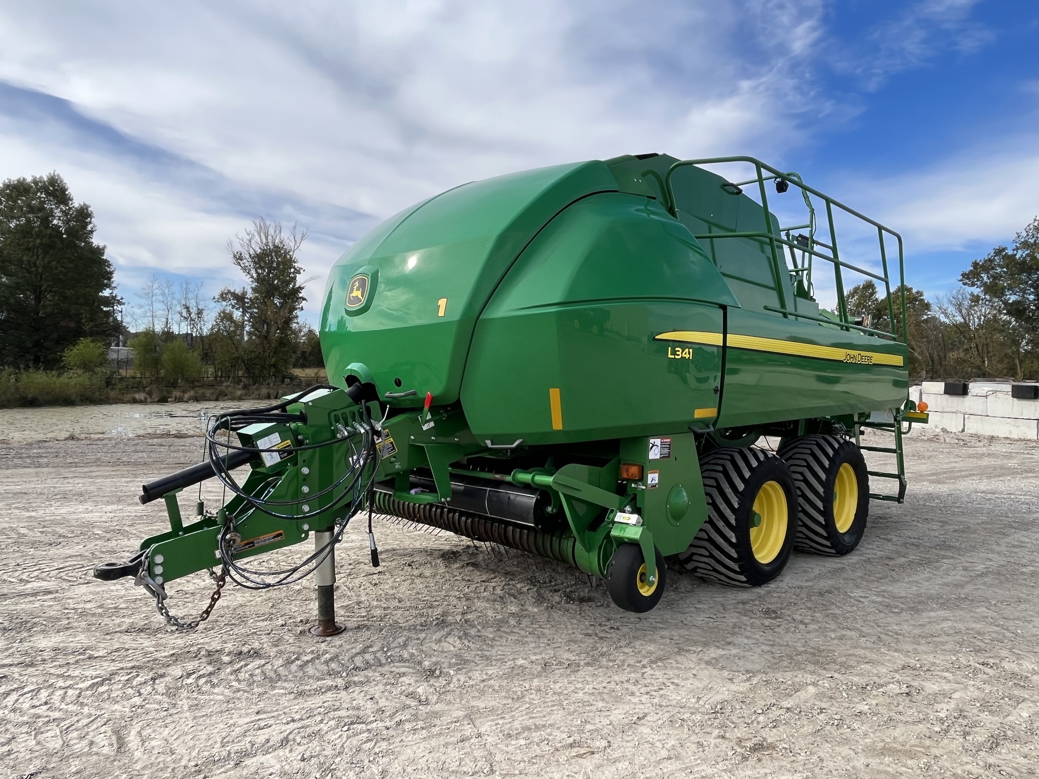  2022 John Deere L341 at Heritage Tractor in Pittsburg, KS