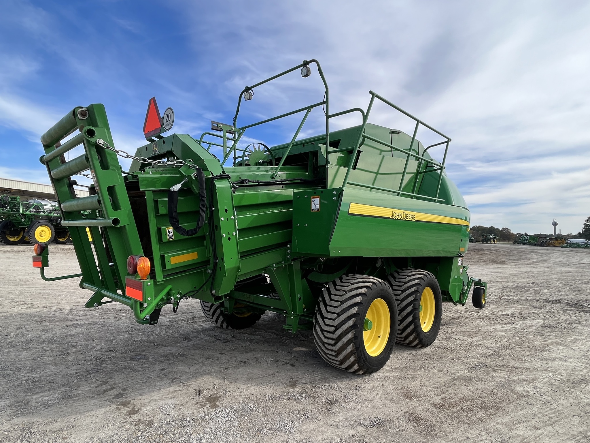  2022 John Deere L341 at Heritage Tractor in Pittsburg, KS