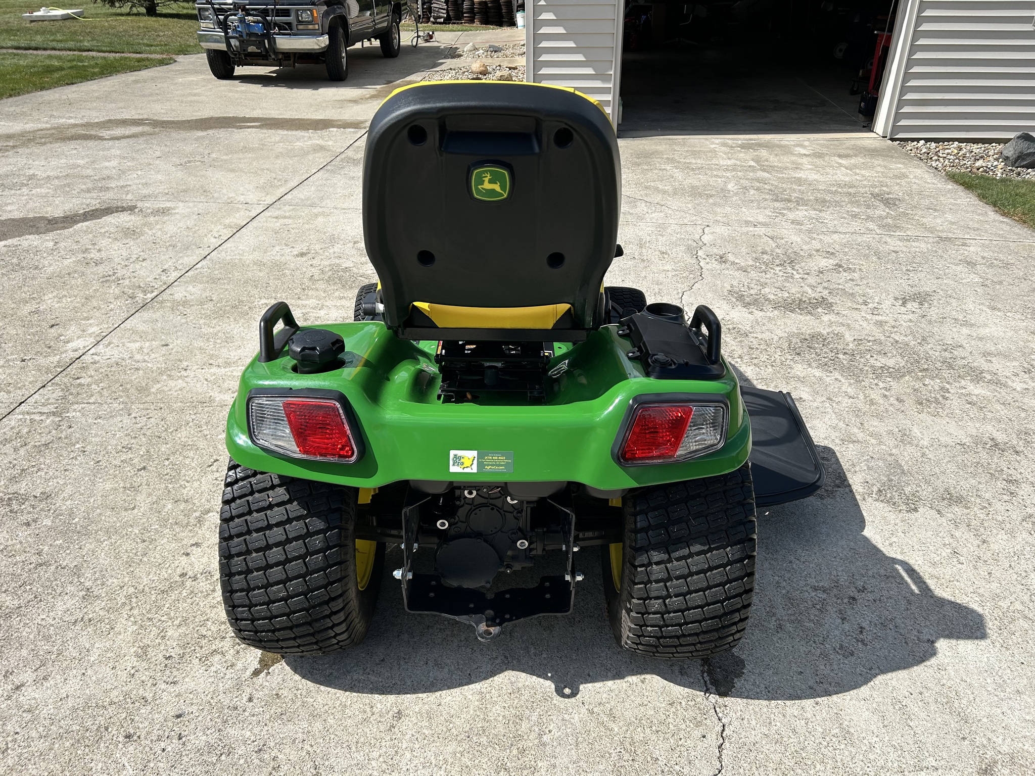2023 John Deere X730 Image 5
