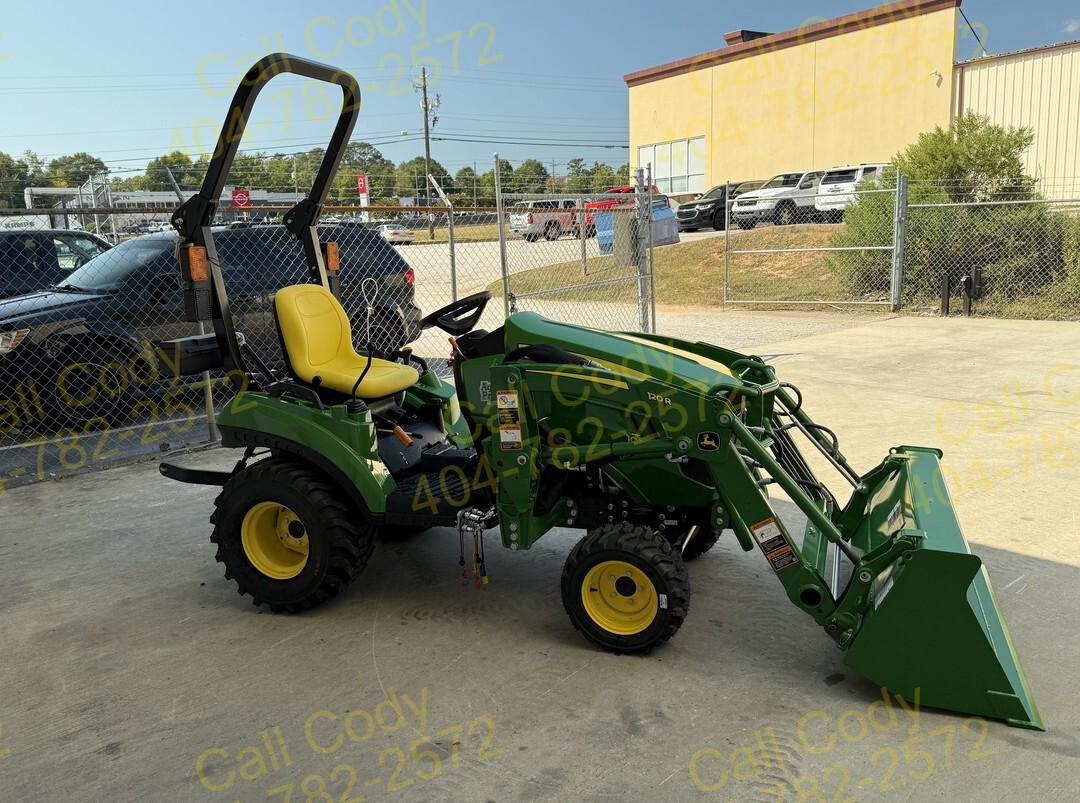 2025 John Deere 1023E Image 3