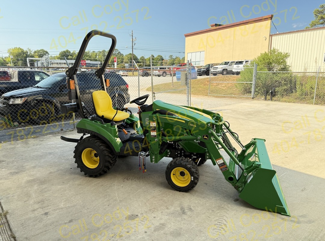 2025 John Deere 1023E Image 7