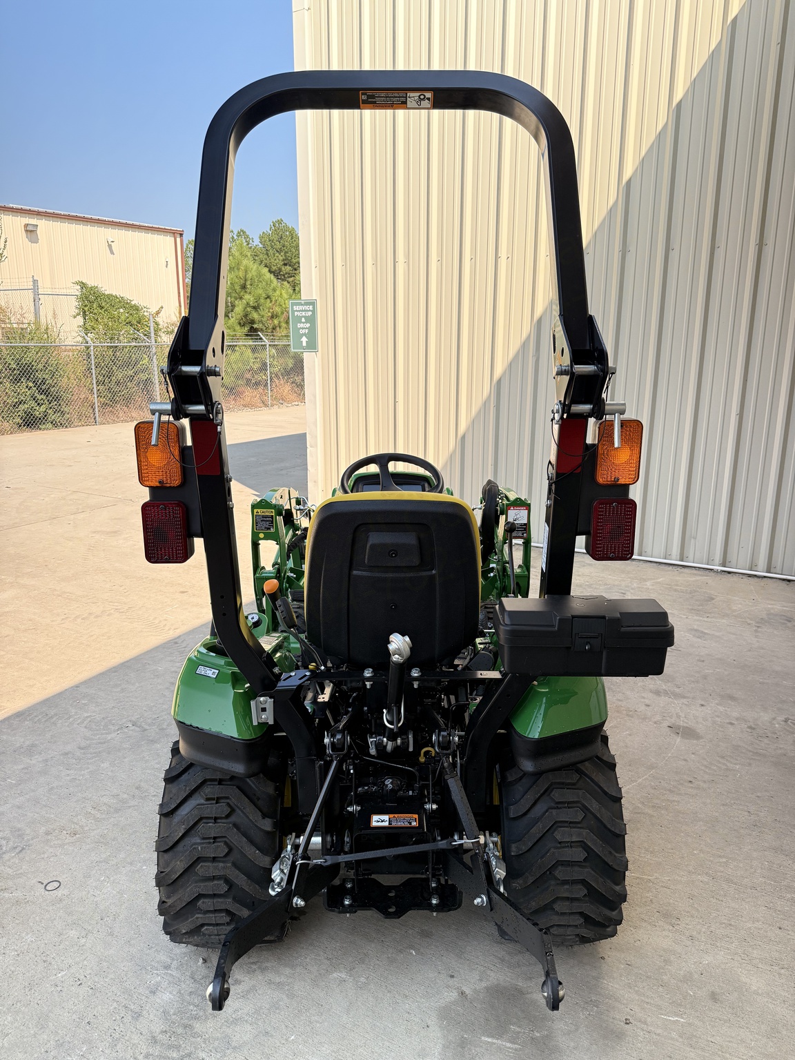 2025 John Deere 1023E Image 10