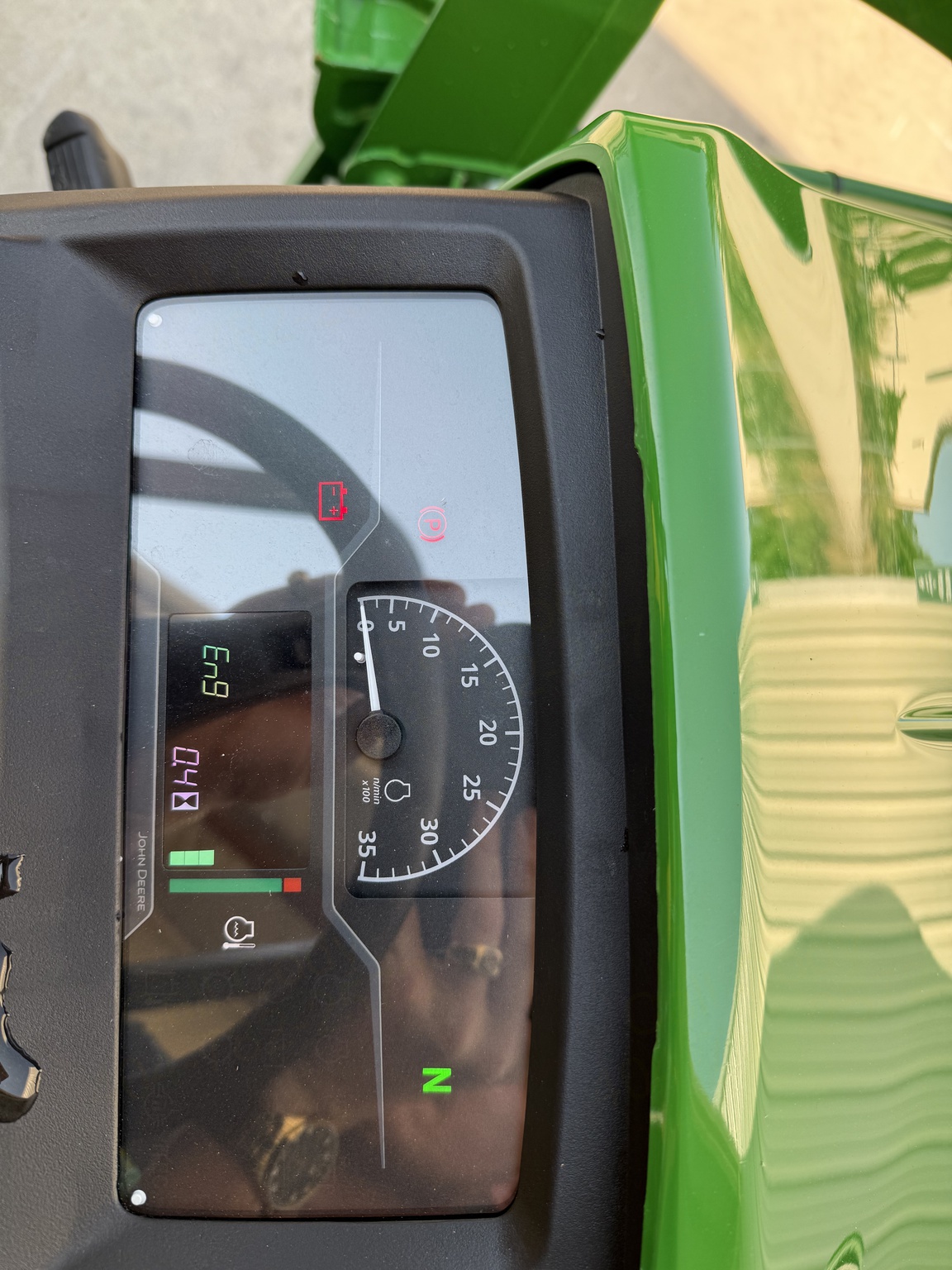 2025 John Deere 1023E Image 7