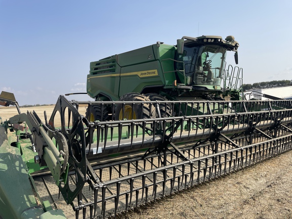 Used 2022 John Deere HD45R Combine Platforms at Horizon Ag & Turf in Vermilion, AB - Photo6