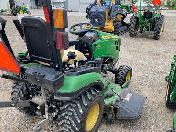 Photo of 2021 John Deere 1025R