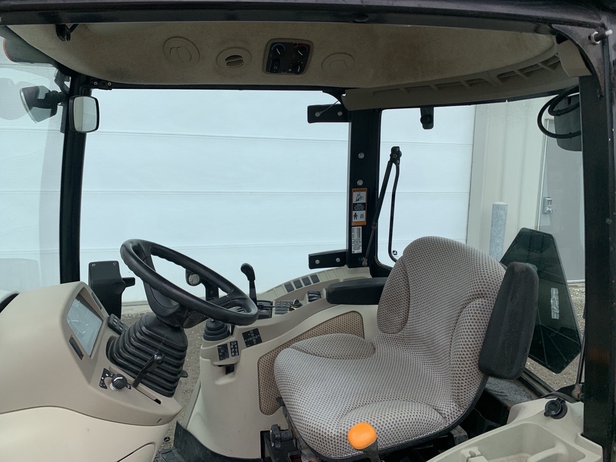 2021 John Deere 3046R Image 6