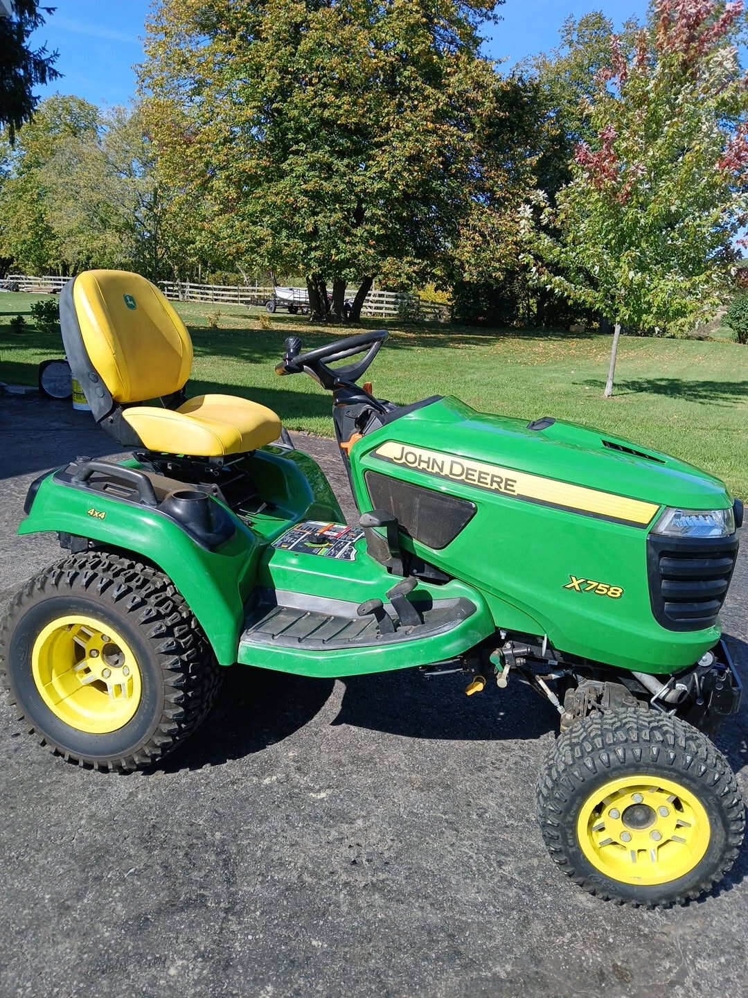 2022 John Deere X758 Image 1