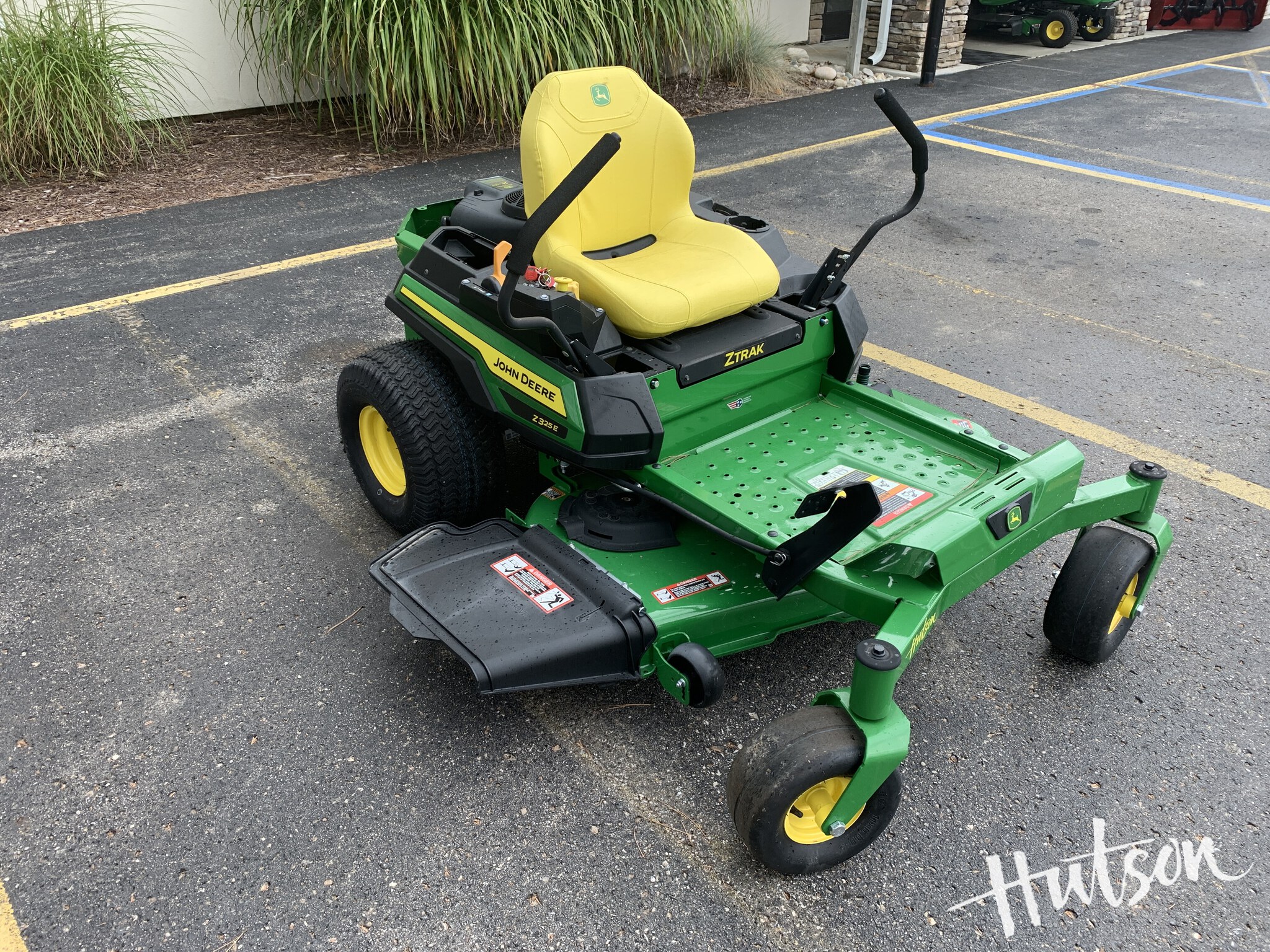 2024 John Deere Z325E