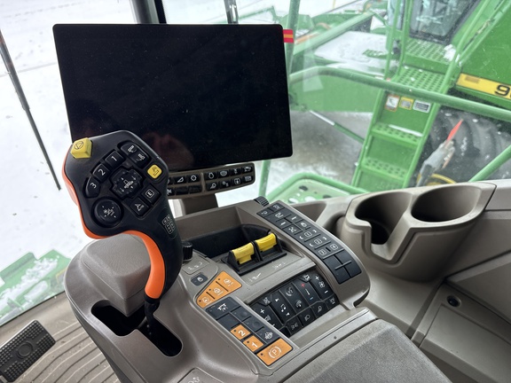 Used 2025 John Deere X9 1000 Combines at Horizon Ag & Turf in Lloydminster, AB - Photo17