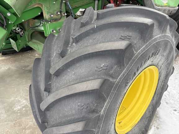 Used 2025 John Deere X9 1000 Combines at Horizon Ag & Turf in Lloydminster, AB - Photo10