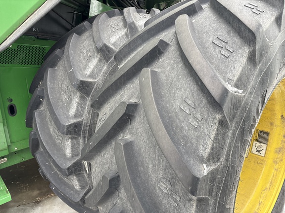 Used 2025 John Deere X9 1000 Combines at Horizon Ag & Turf in Lloydminster, AB - Photo9