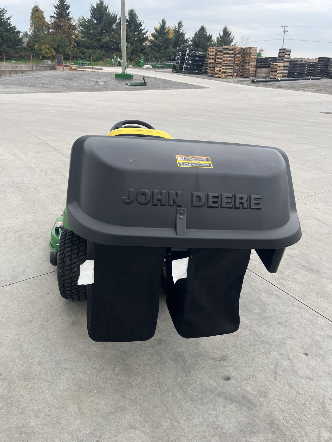 2024 John Deere X390 Image 7