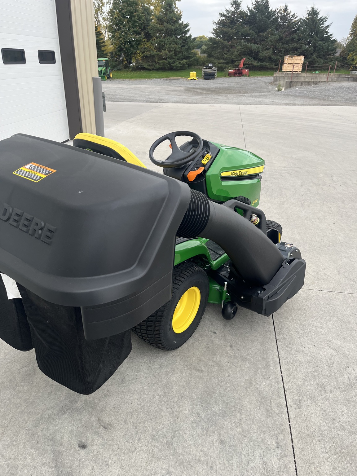 2024 John Deere X390 Image 8