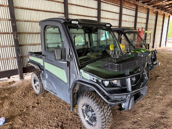 Photo of 2023 John Deere XUV 835R