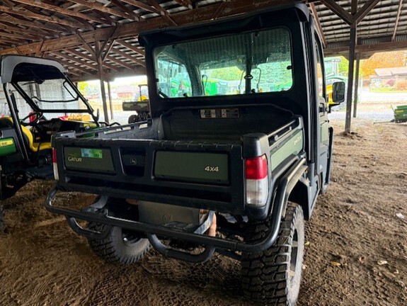 Photo of 2023 John Deere XUV 835R