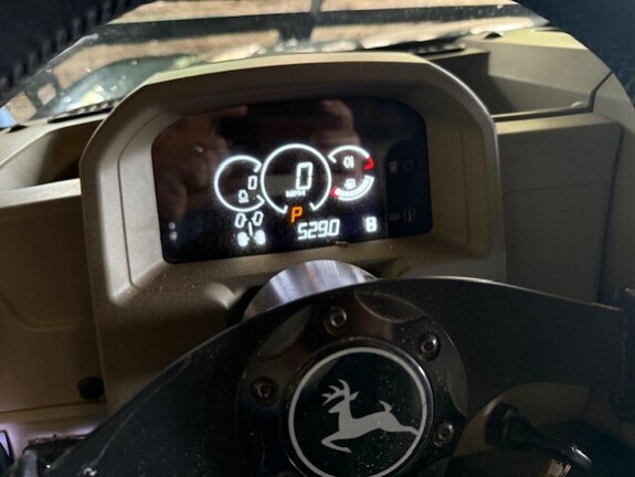 Photo of 2023 John Deere XUV 835R