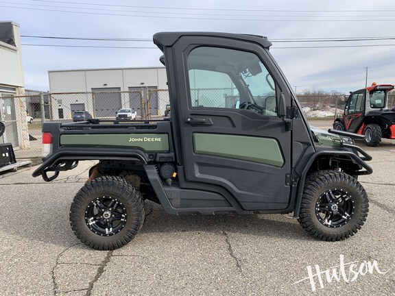 Photo of 2023 John Deere XUV 835R