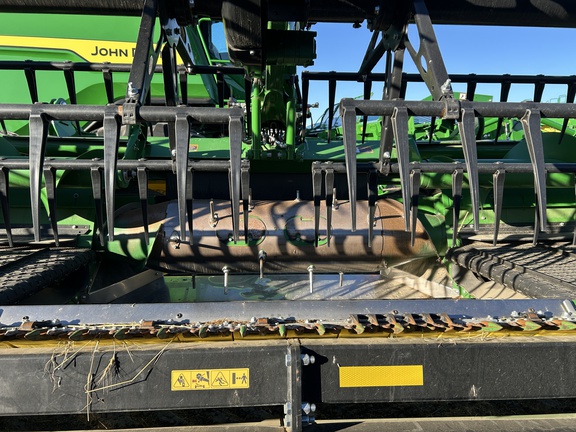 Used 2025 John Deere HDR 40 Combine Platforms at Horizon Ag & Turf in Wetaskiwin, AB - Photo5