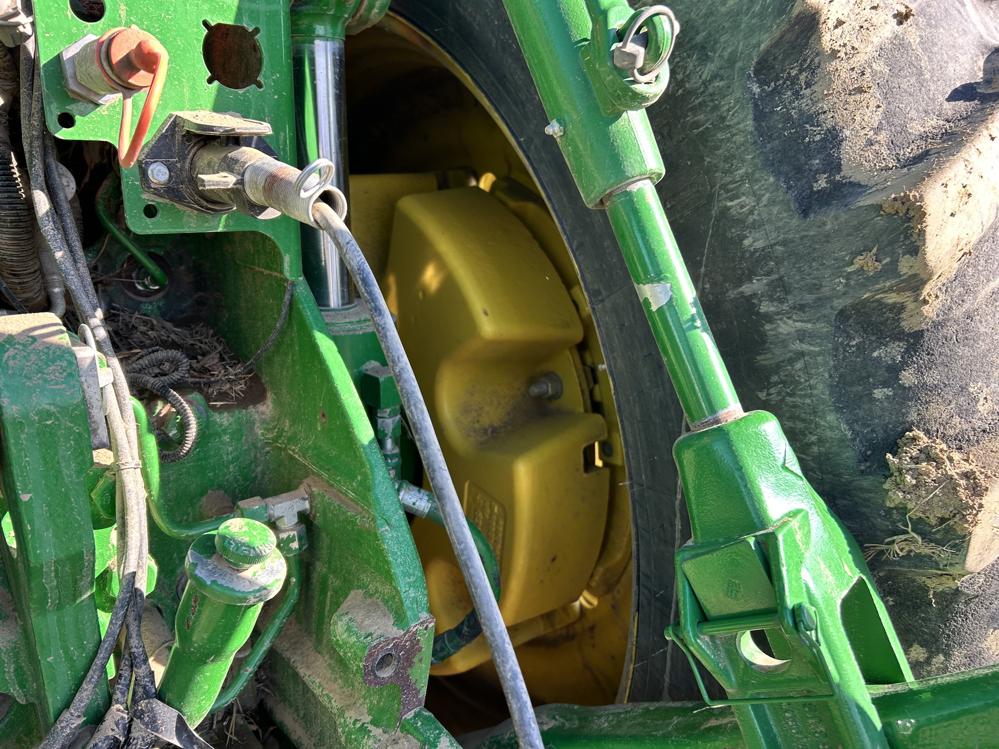 2019 John Deere 8320R Image 8