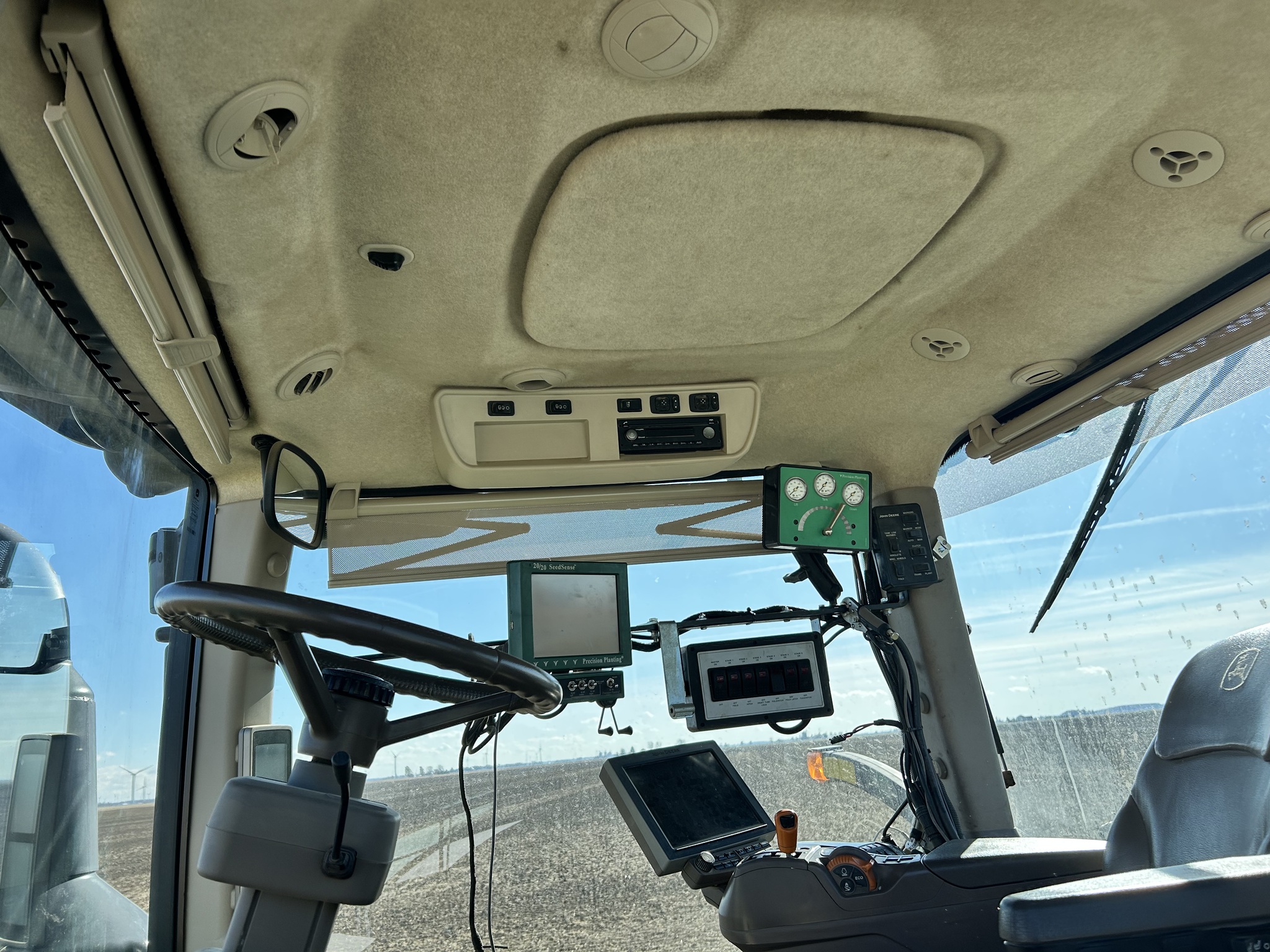 2019 John Deere 8320R Image 14