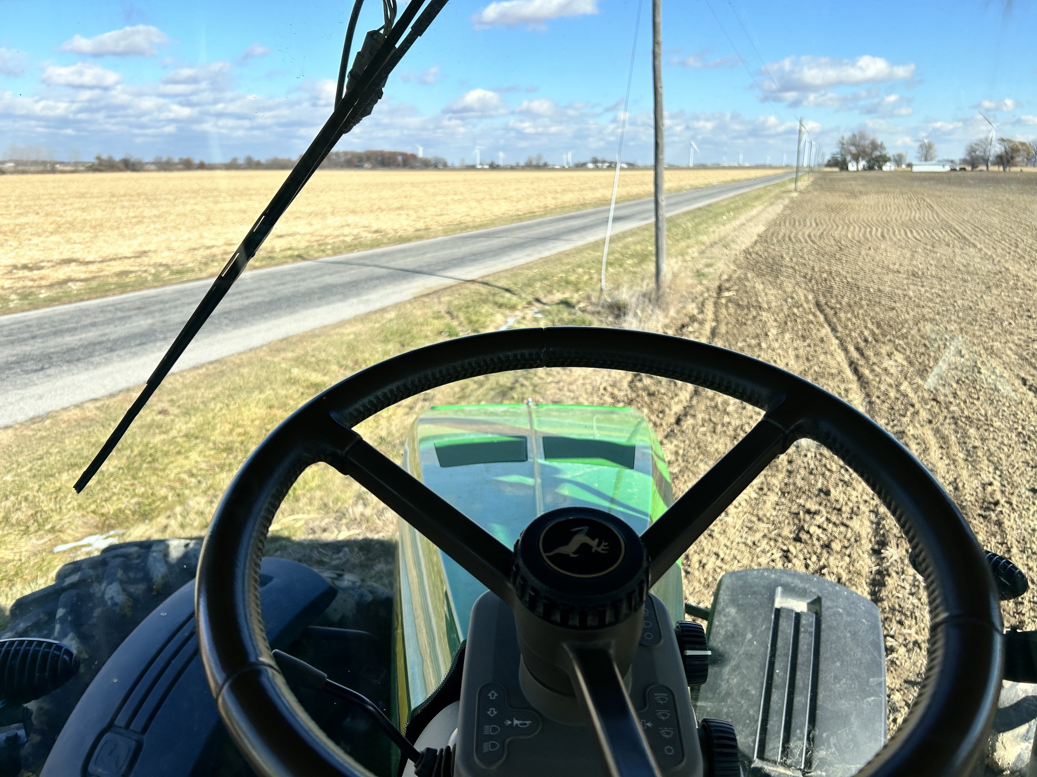2019 John Deere 8320R Image 15