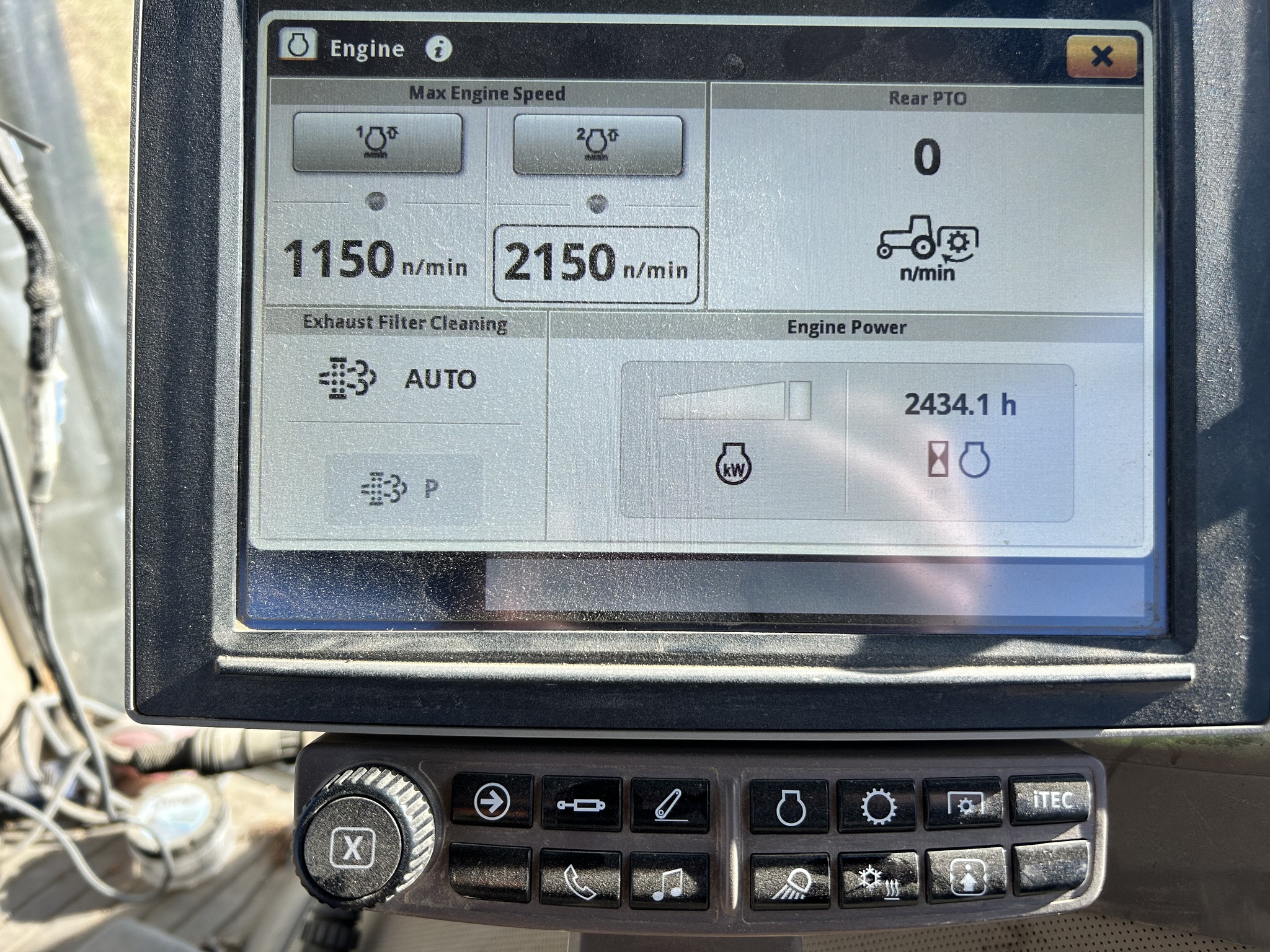 2019 John Deere 8320R Image 17