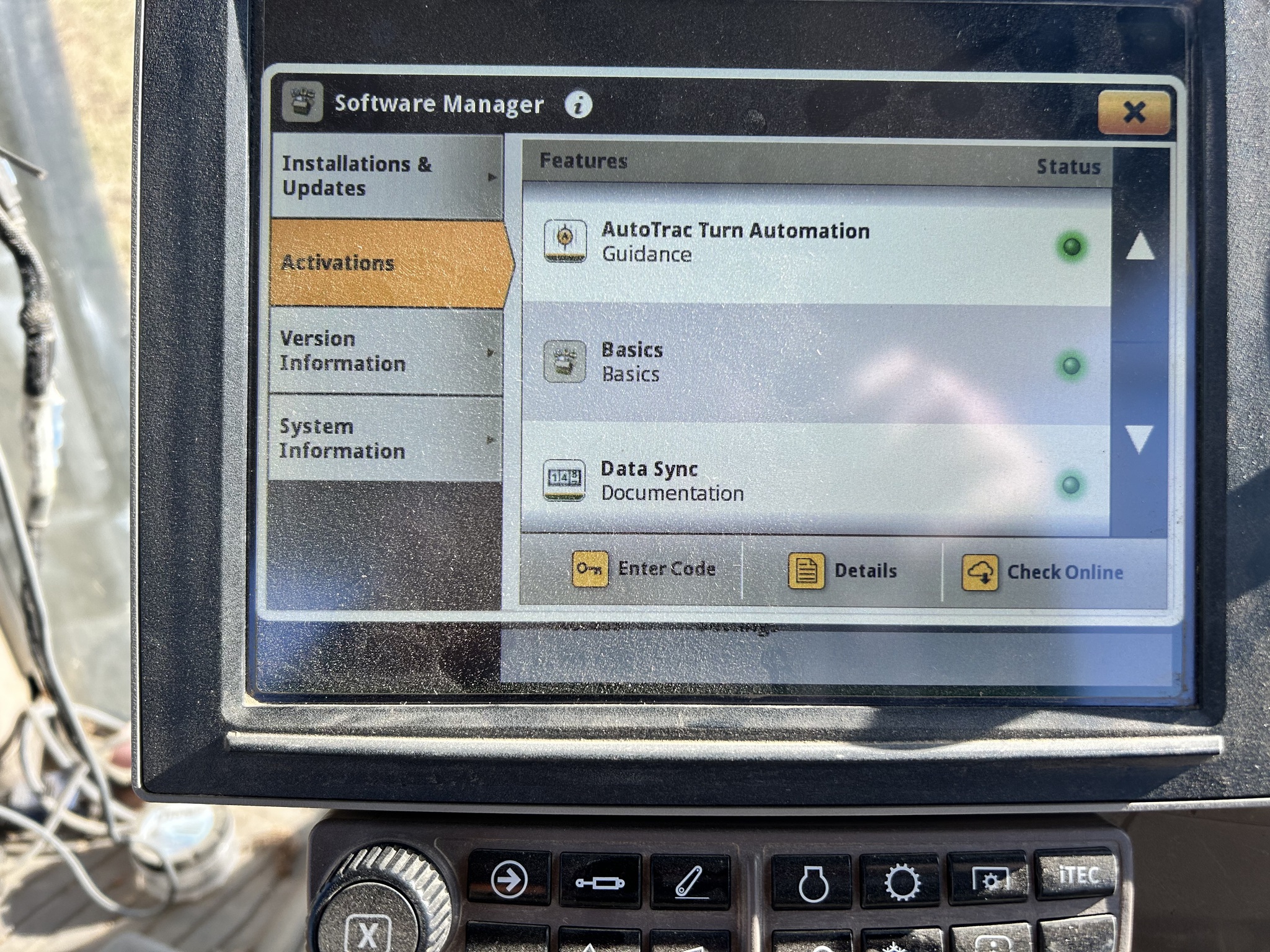 2019 John Deere 8320R Image 19