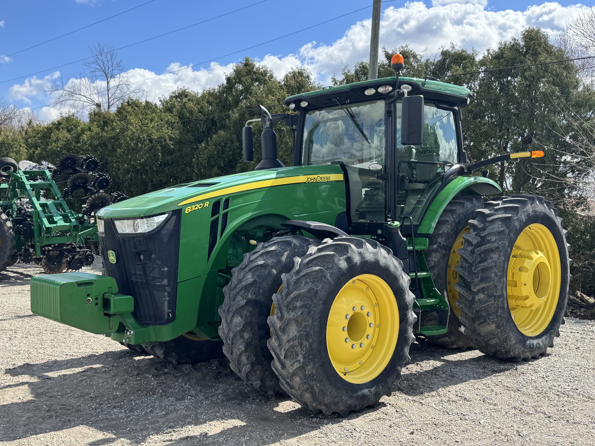 2019 John Deere 8320R Image 5