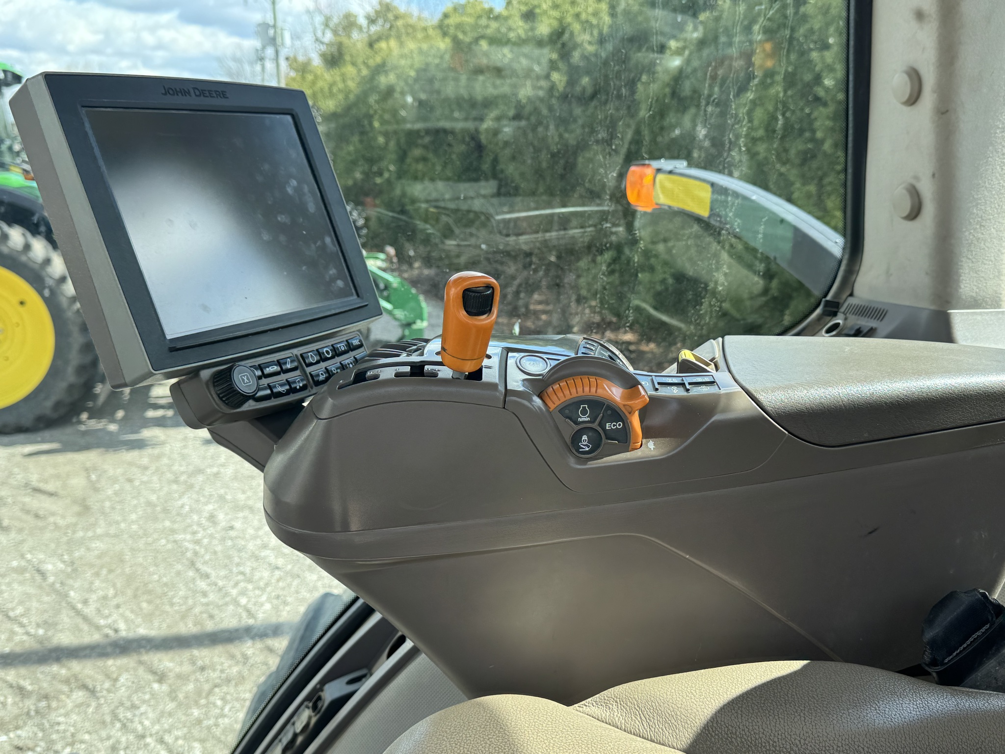 2019 John Deere 8320R Image 7