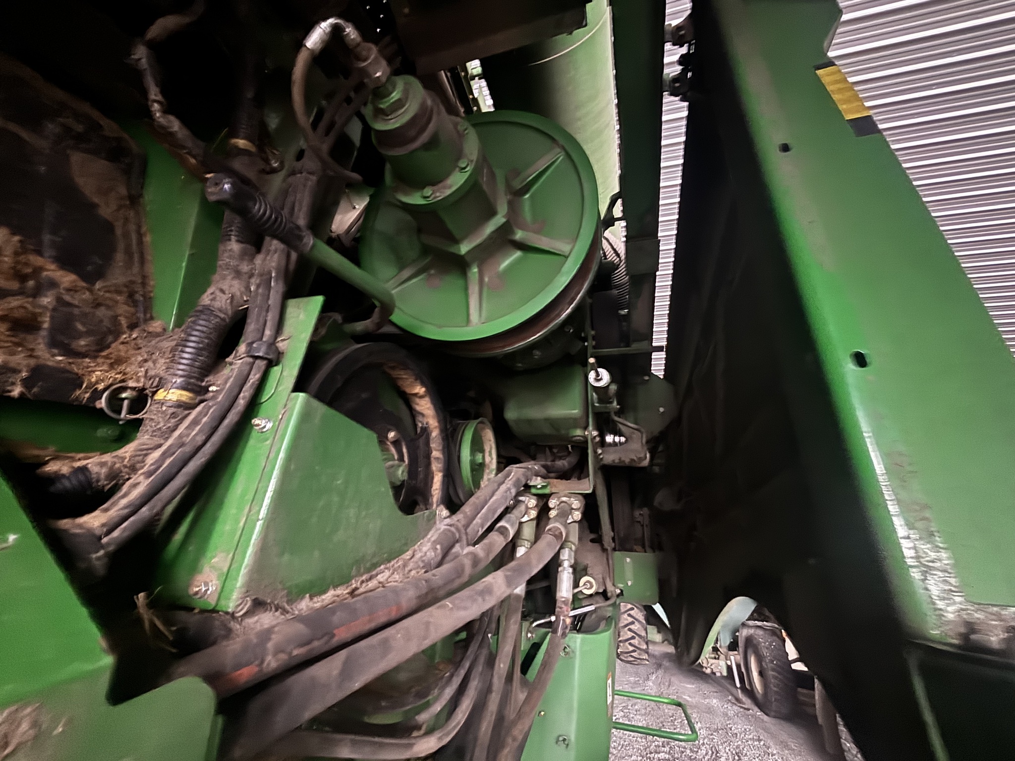 2013 John Deere S670 Image 11