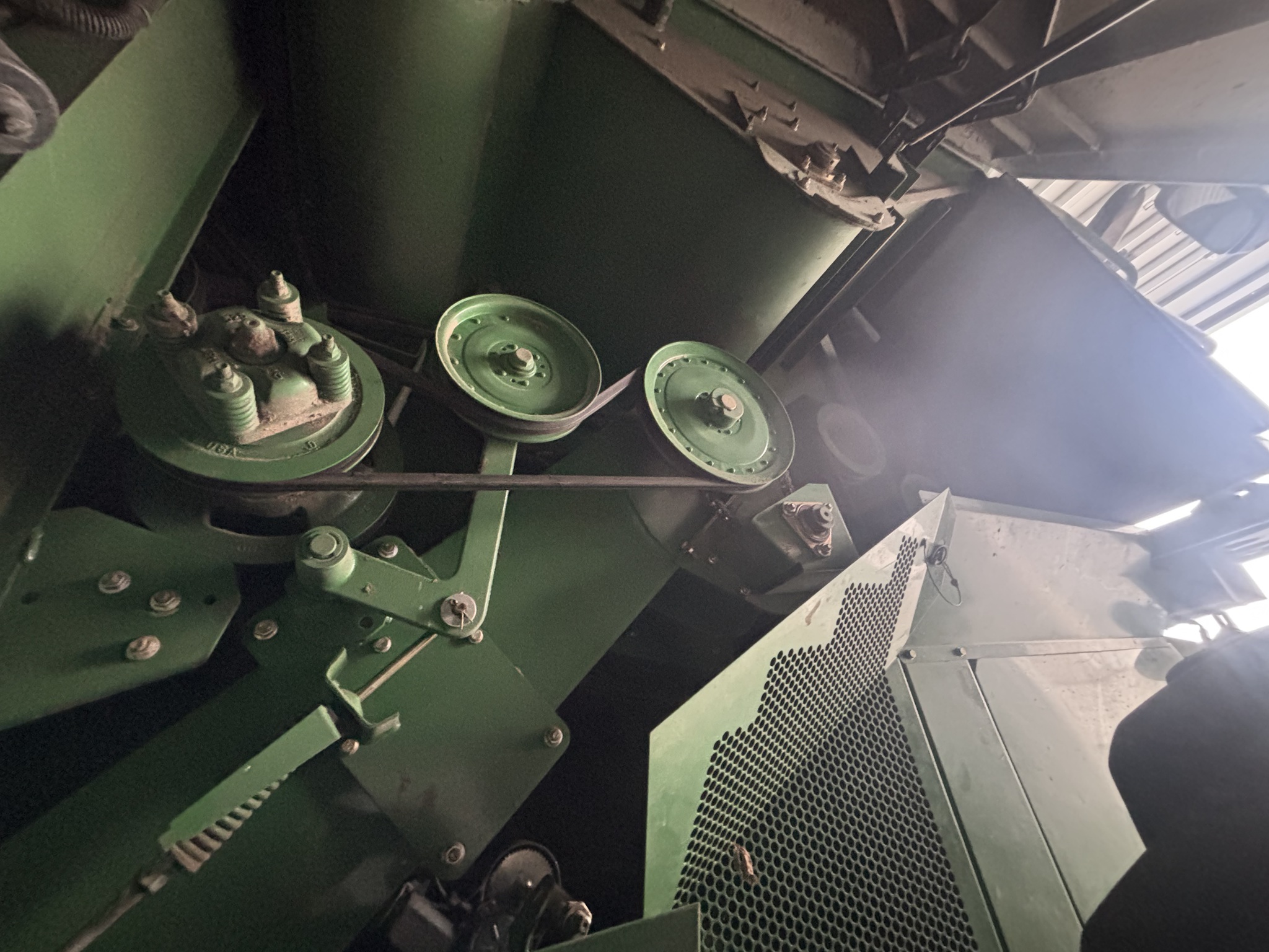 2013 John Deere S670 Image 17