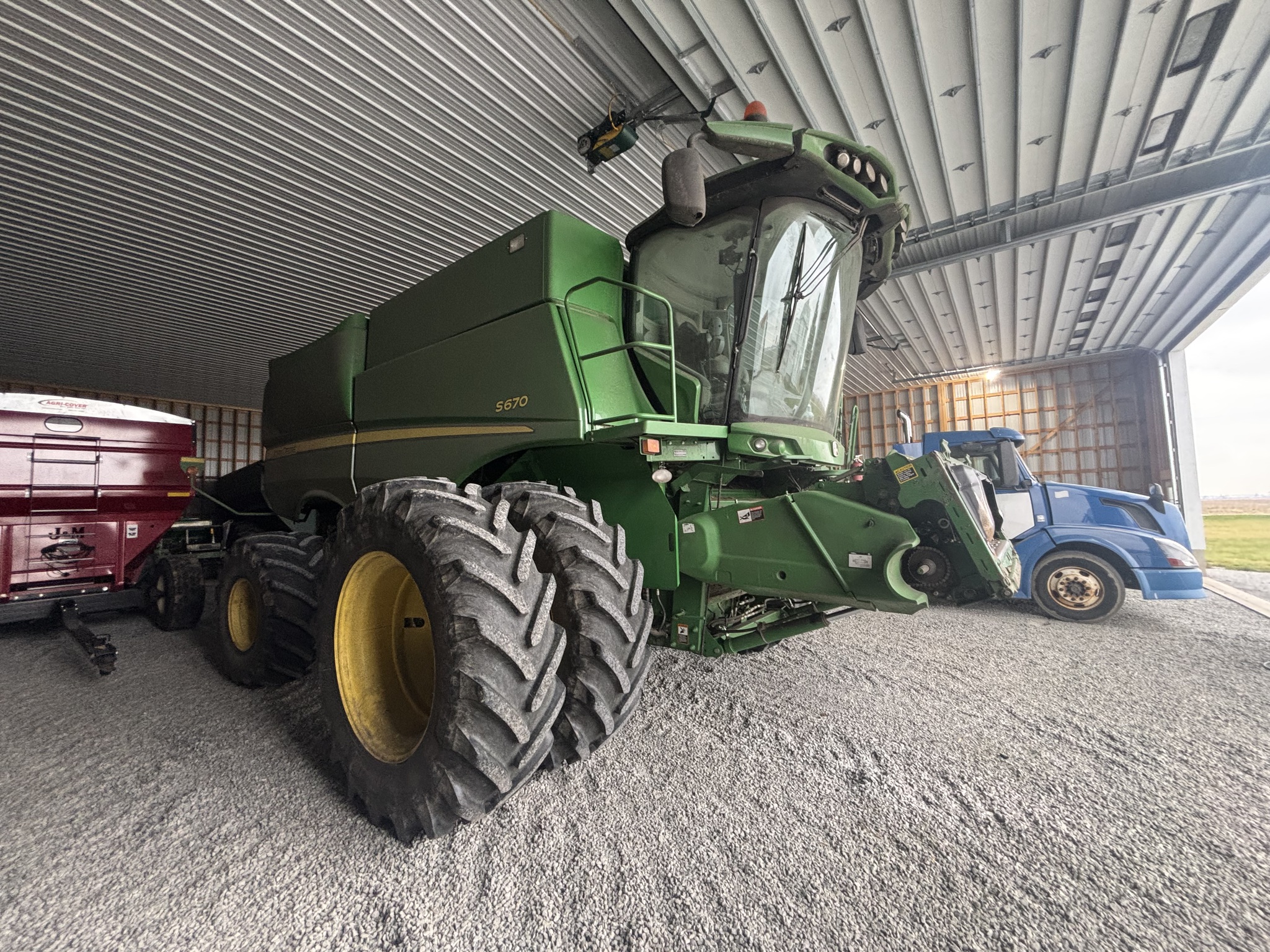 2013 John Deere S670 Image 2