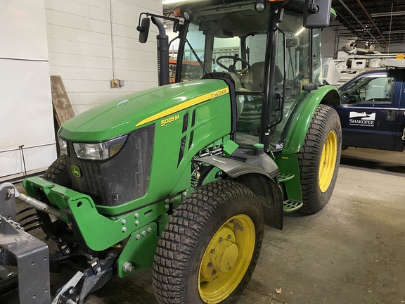  John Deere 5085M