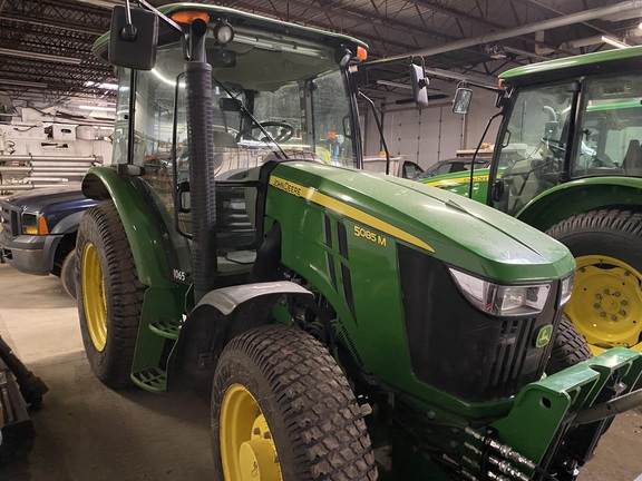 2015 John Deere 5085M - Photo8