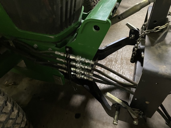 2015 John Deere 5085M - Photo9