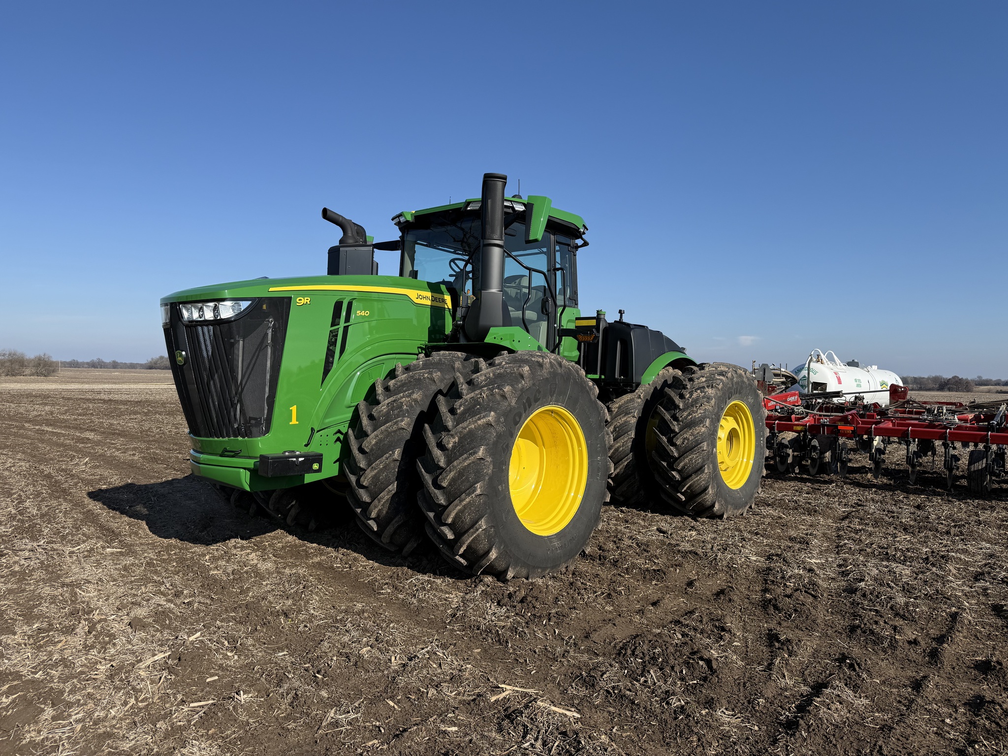  2025 John Deere 9R 540 at Heritage Tractor in Nevada, MO